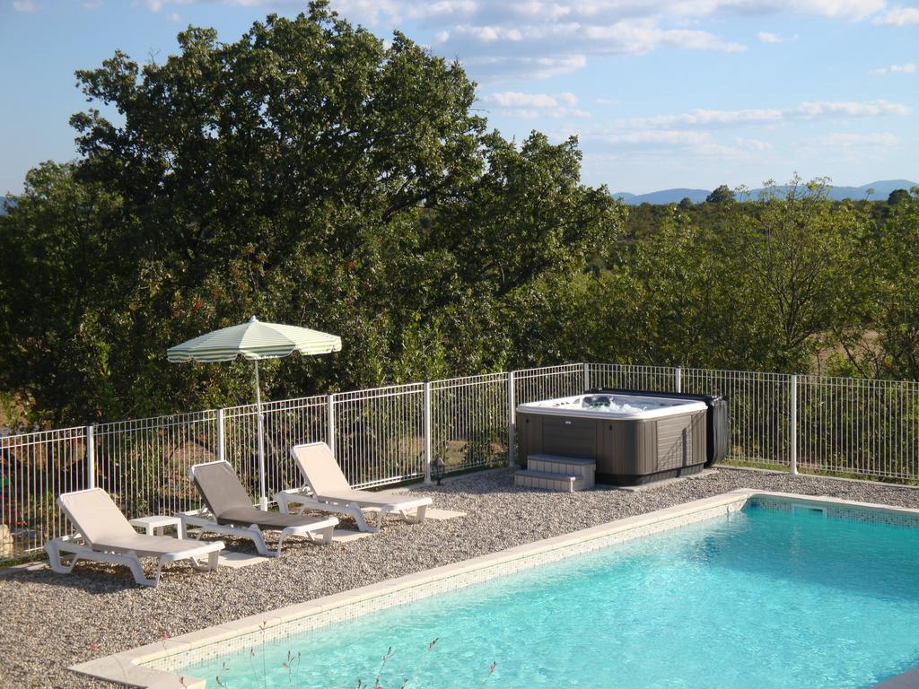Les Villas De Perret Joyeuse Quarto foto
